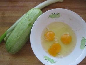 夏季吃角瓜好吗,夏季吃角瓜的益处与推荐食谱